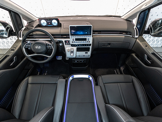 Hyundai Staria Premium 2.2d AT Black