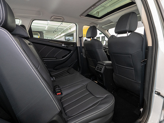 Dongfeng 580 Luxury 1.5 CVT White
