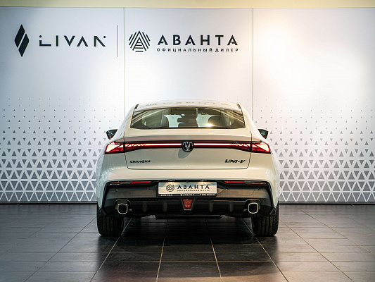 Changan UNI-V LX 1.5 AMT White 1