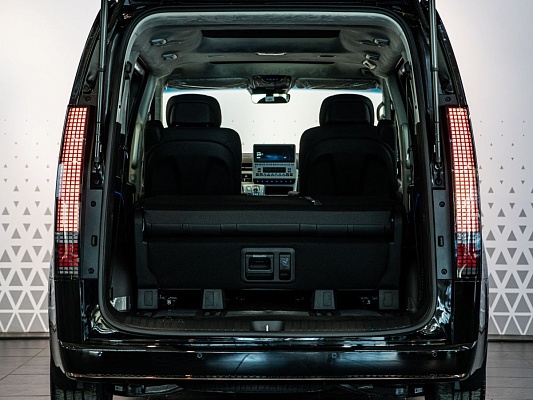 Hyundai Staria Premium 2.2d AT Black