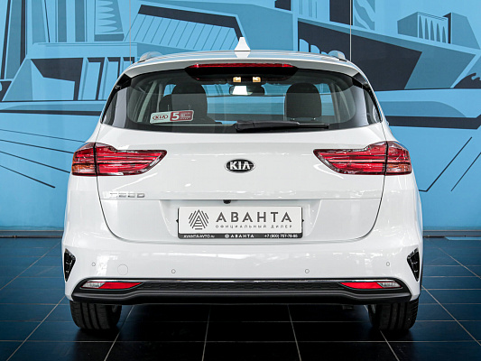 Kia Ceed SW White Luxe 1.6 AT